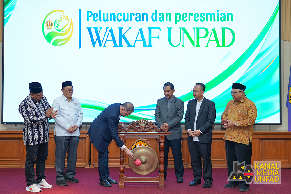 Rektor Universitas Padjadjaran Resmikan Lembaga Wakaf Unpad